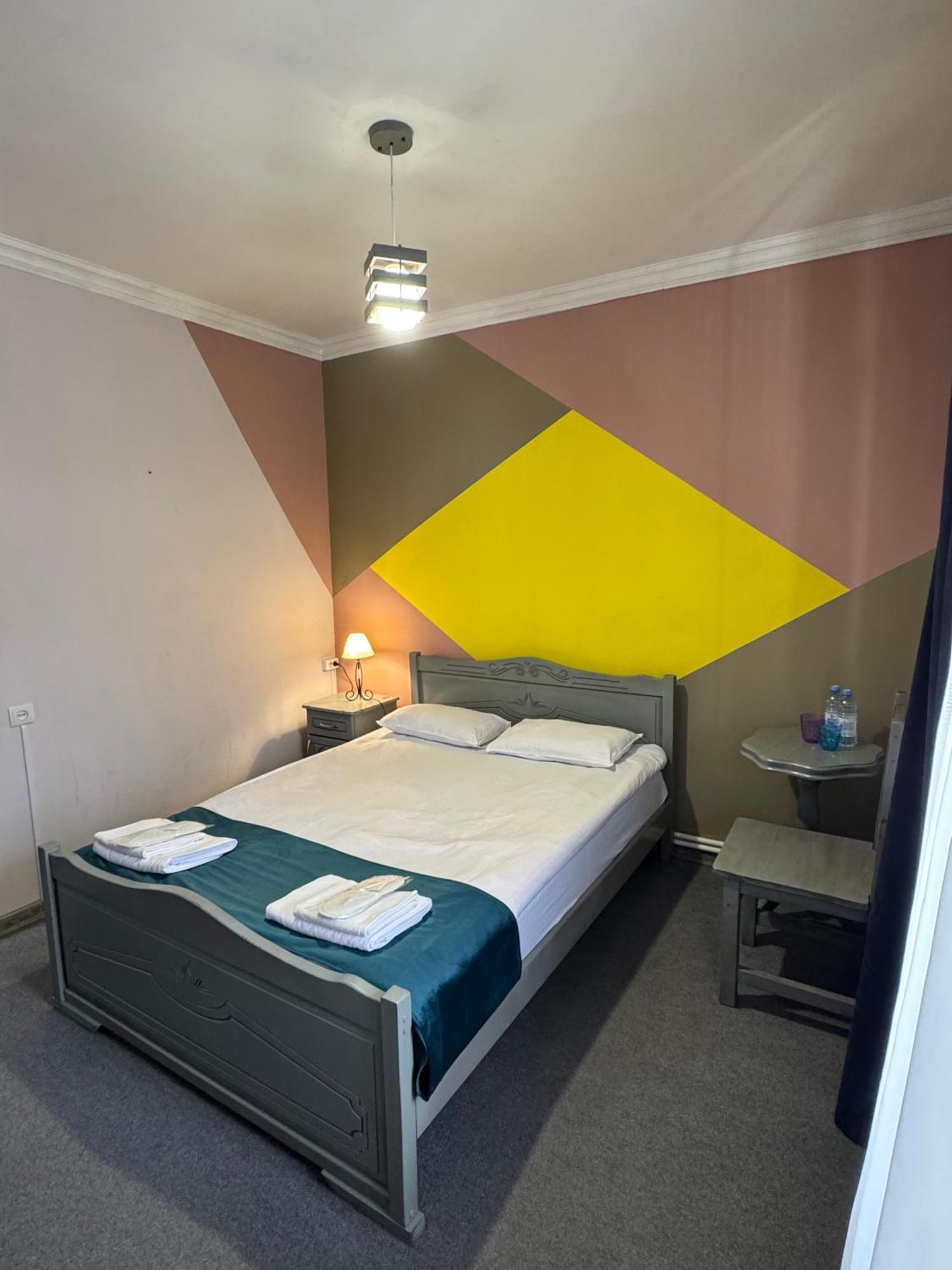 Paxlava Guesthouse & Restaurant Dilijan Bagian luar foto